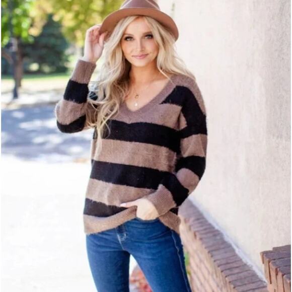 BB Dakota Fuzzy Games striped V-neck eyelash sweater dusty taupe Medium NWT - Picture 1 of 4